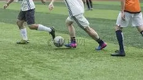 “两女星自曝恋情传闻皆落空！娱乐圈性别偏见问题再引热议”